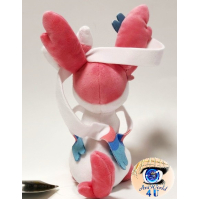 Officiële Pokemon knuffel Sylveon 23cm San-Ei All Star (2022 variant kleuren zijn anders)